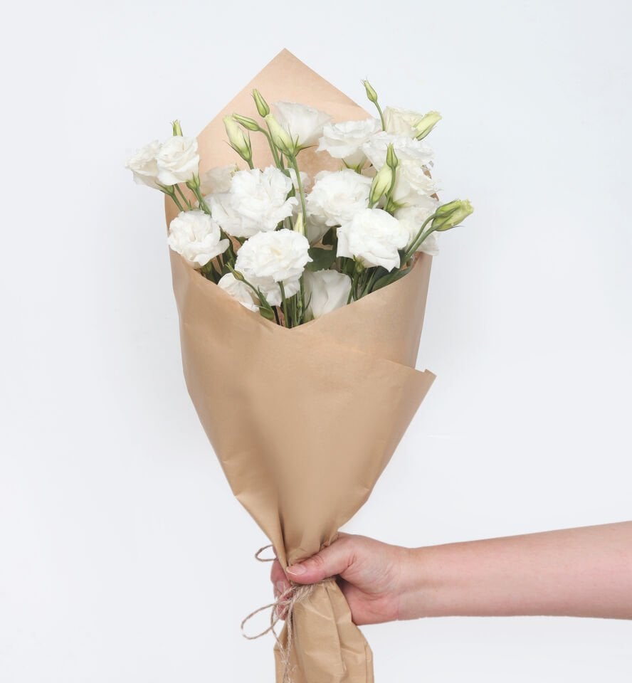 Beyaz Lisyantus Kraft Buketi