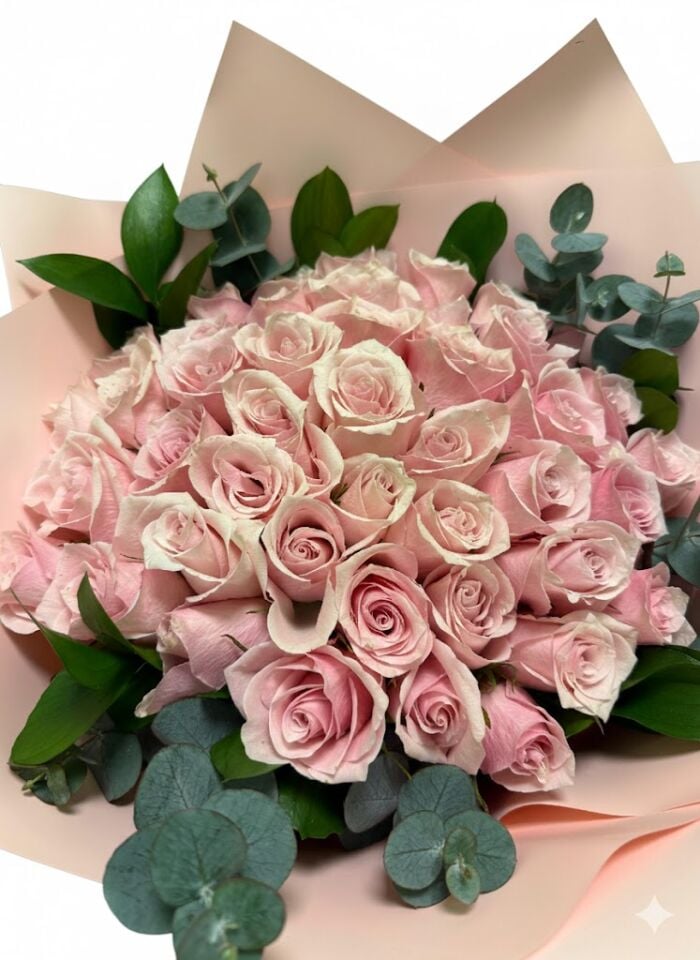 Pembe Ambalaj Kağıdında 41 Pembe Gül Buketi